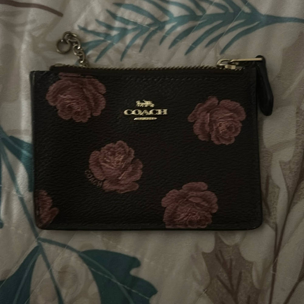 Very nice little wallet